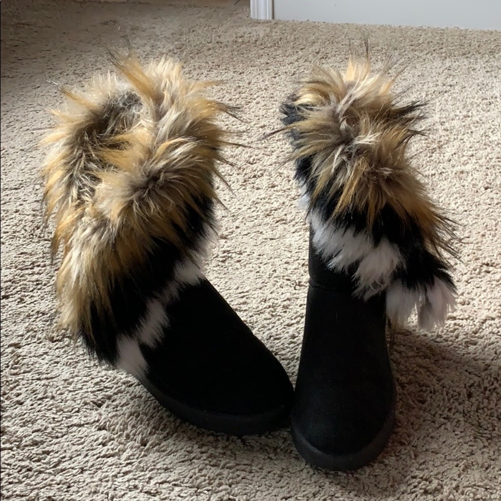 Fur boots